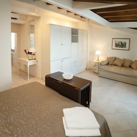 Marina Di Savoca Apartment Santa Teresa Di Riva Ngoại thất bức ảnh