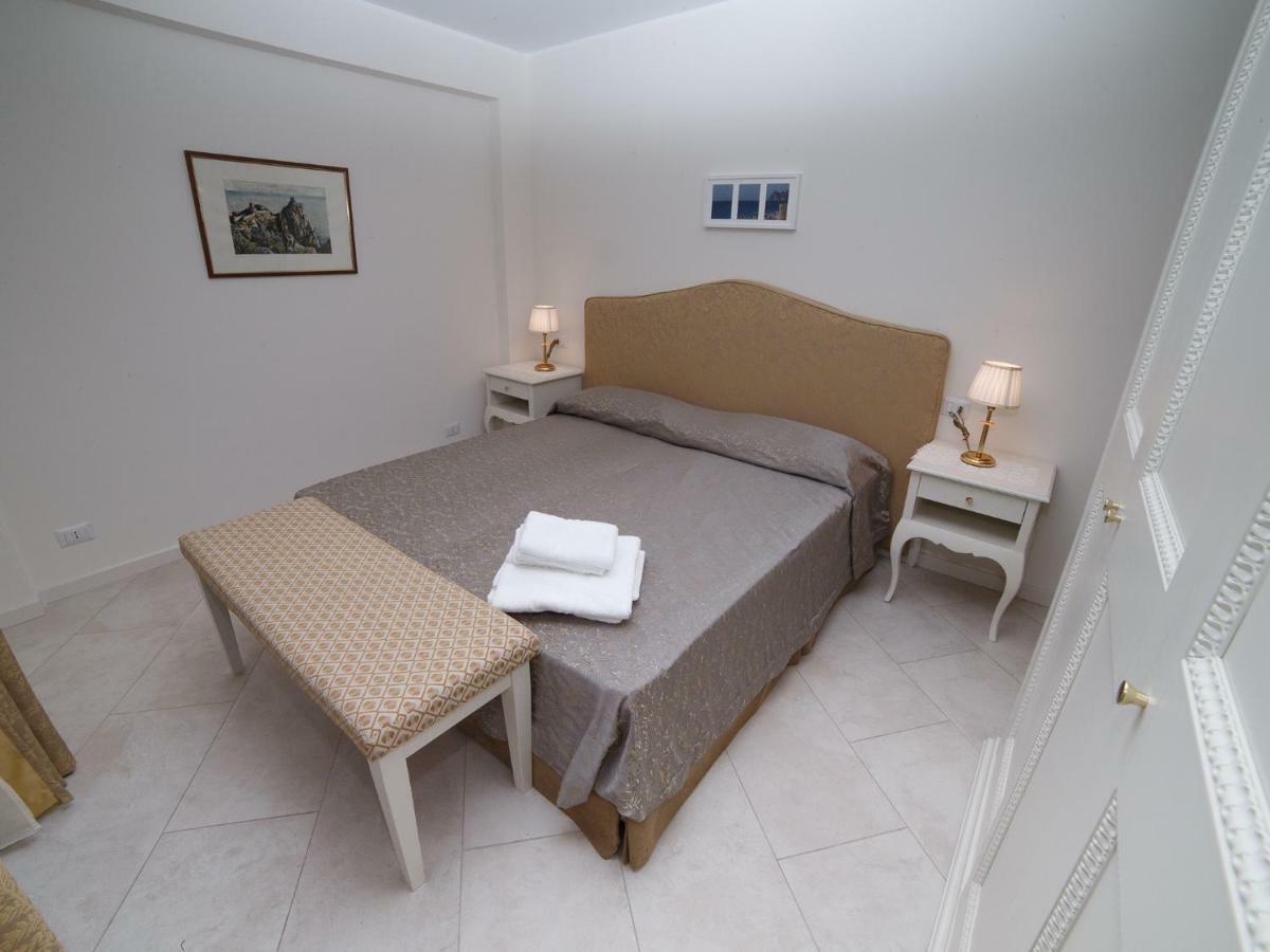 Marina Di Savoca Apartment Santa Teresa Di Riva Ngoại thất bức ảnh