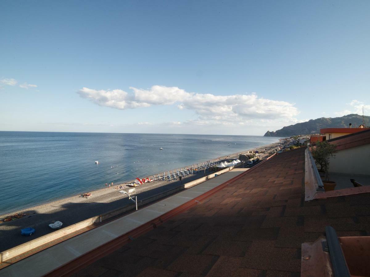 Marina Di Savoca Apartment Santa Teresa Di Riva Ngoại thất bức ảnh