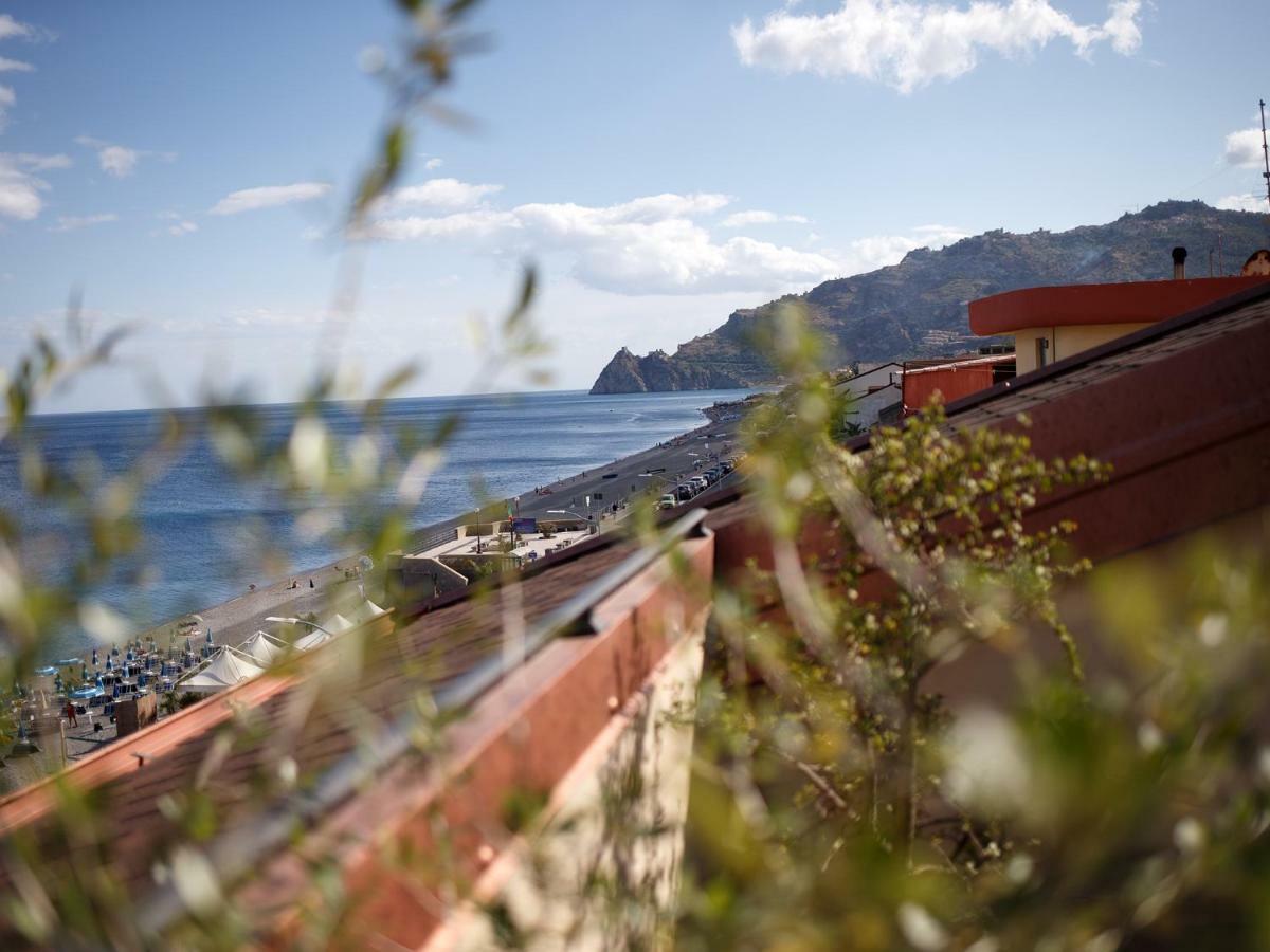 Marina Di Savoca Apartment Santa Teresa Di Riva Ngoại thất bức ảnh