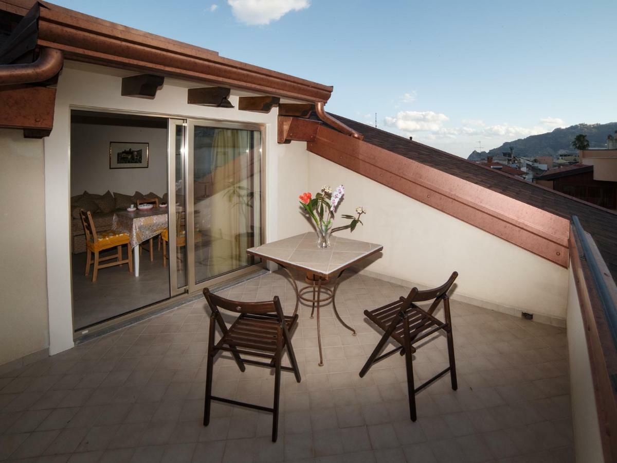 Marina Di Savoca Apartment Santa Teresa Di Riva Ngoại thất bức ảnh