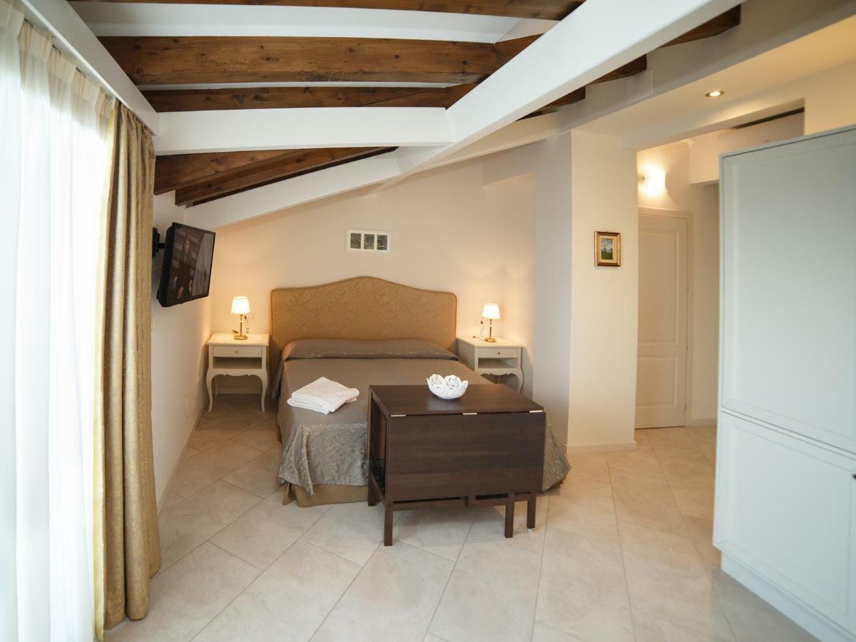 Marina Di Savoca Apartment Santa Teresa Di Riva Ngoại thất bức ảnh