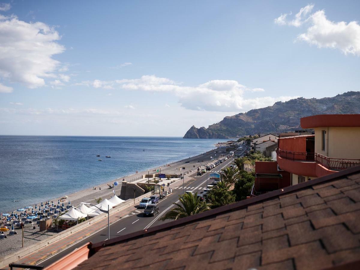 Marina Di Savoca Apartment Santa Teresa Di Riva Ngoại thất bức ảnh