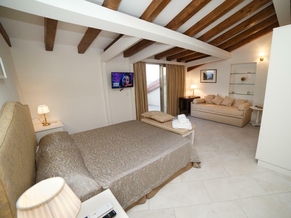 Marina Di Savoca Apartment Santa Teresa Di Riva Ngoại thất bức ảnh