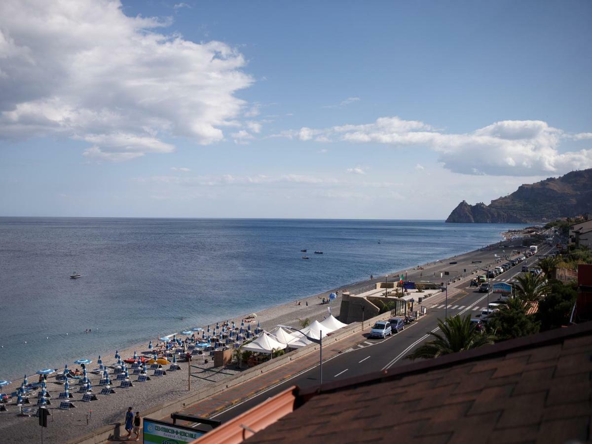Marina Di Savoca Apartment Santa Teresa Di Riva Ngoại thất bức ảnh
